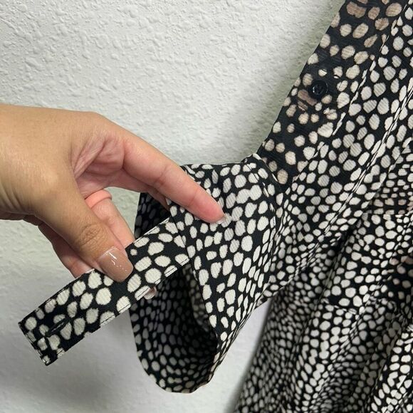 Style & Co Women's NWT 2X Black Polka Dot Button Up Nylon 3/4 Sleeve Top - Picture 4 of 13